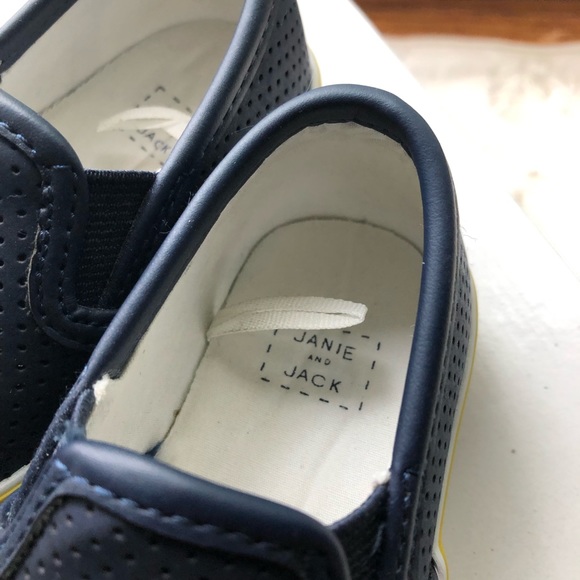 Infant Navy Sneakers 🔷 - Picture 2 of 4